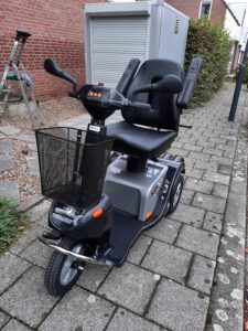 scootmobiel Solo 3 vooraanzicht, dagboek 2020, funs lemmens, marfan, meyra heerlen