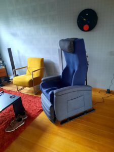 medipoint afas stoel, niet bekleed, proef zitten, funs lemmens marfan syndroom